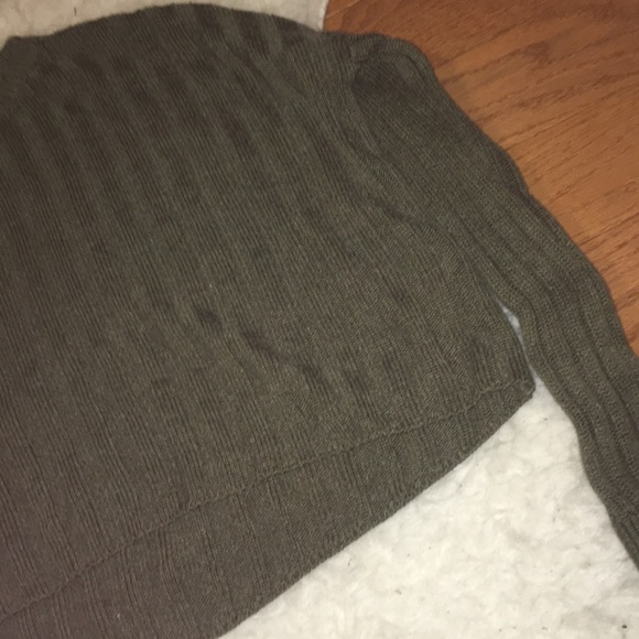 Crew Neck Green Knit Cropped Sweater - Picture 2 of 4